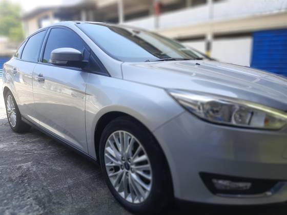 FORD FOCUS 2.0 SE FASTBACK 16V FLEX 4P POWERSHIFT